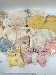 V323 1950's Hand Knitted/crocheted Baby Sweater, Hats And Socks