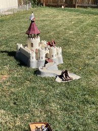 T157 One Of A Kind Castle 2Ft X 3Ft Plus The Moat