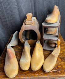 Shoe Shiner Box With Shoe Forms