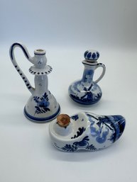 F113 Three Small Pieces Of Delft Pottery