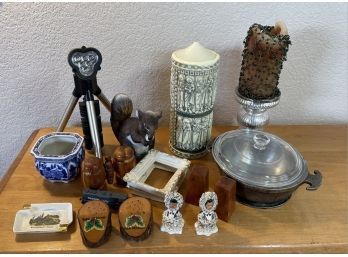 Nice Assortment Of Collectables