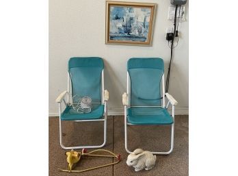 2 Chairs And Picture Sprinkler, Rabbit