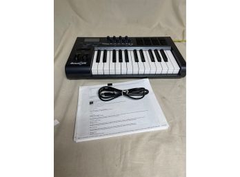Axiom 25 Electric Keyboard