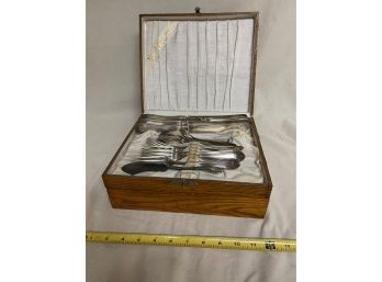 40 Piece Silverware Set In Beautiful Oak Box