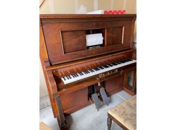 Lakeside Chicago Player Piano With Many Rolls