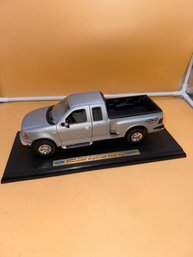 1:18 Scale Die Cast 1999 Ford F150