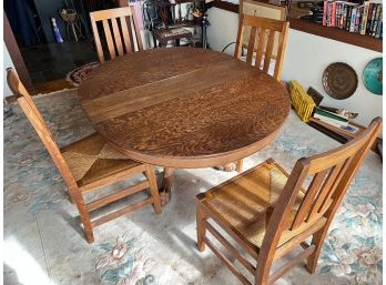 Beautiful Tiger Oak Victorian Center Piece Table With Chairs