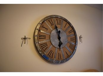 WALL CLOCK 2 FT DIAMETER WITH TWO KEYS