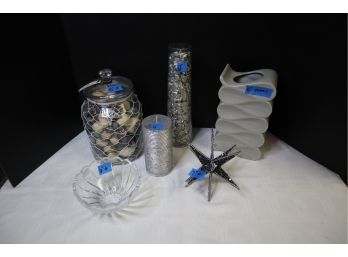 DECORATIVE ITEMS - CANDLES / VASES