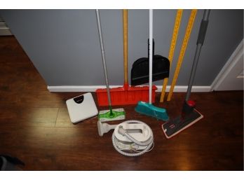 Cleaning Machines / Brooms