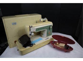 SINGER 'TOUCH & SEW' MODEL 639 WITH SEWING ACCESSORIES