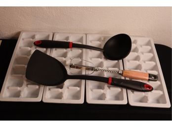 Ice Trays & Kitchen Tools