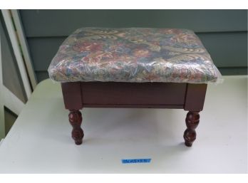 Upholstered Foot Stool With Storage 9.5' X 15' X 11.5'