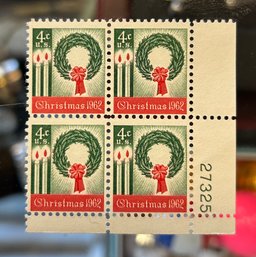 CHRISTMAS 1962 4 CENT POSTAGE STAMPS