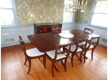 BEAUTIFUL VINTAGE DINING TABLE WITH SIX CHAIRS