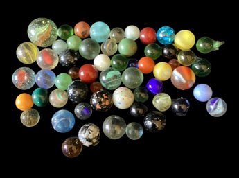 Mixed Lot Of Vintage Marbles, Pee Wee And Regular