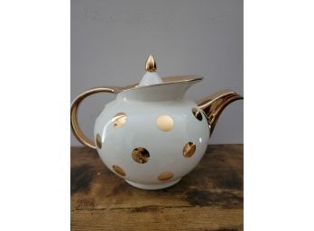Vintage Hall 6 Cup Teapot
