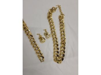 Vintage Gold Tone Bracelet, Necklace, And Matching Earrings