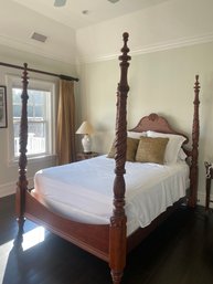 Queen Size Four Poster Bed With Linens
