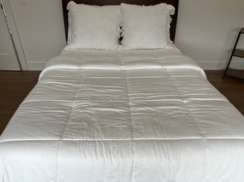 Queen-Size White Bed Linens