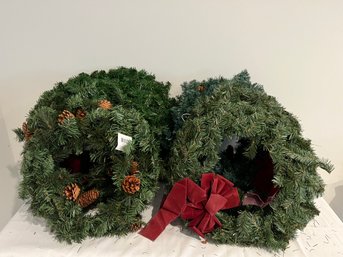 Set Of 8 Assorted 24' Wreaths With 2 Cases