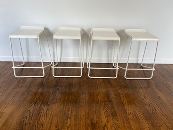Lot #1 Of 2 Set Of 4 White Modern Counter Height Stools