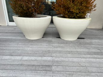 Pair Of 2 Outdoor Ming Vases By Rodolpho Dordoni For Serralunga Outdoor Planters