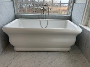 White Tub With Waterworks Faucet Saturday Pickup