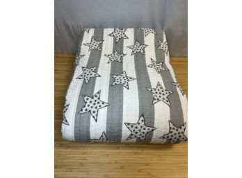 Mac Studio Home Grey And White Quilt