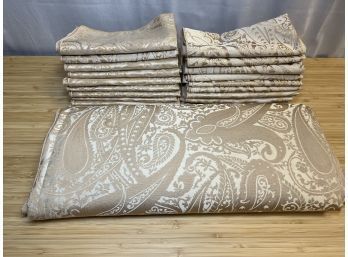 Gold Brocade Tablecloth With 22 Napkins