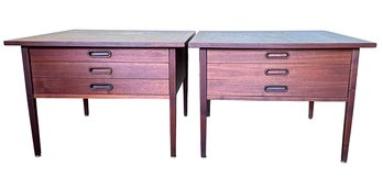 Pair Of 1960's Jack Cartwright For Founders Mid-Century Modern Walnut Square Side Tables