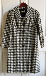 Vintage Women's Houndstooth Coat - Made In England - Size Small