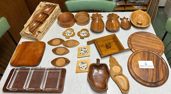Lot Of 22 Vintage Wood And Resin Serving Bowls, Platters, Plates, And Coasters - Monkey Pod, Acacia
