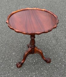 Philiadelphia Chippendale Carved Mahogany Tilt Top Tea Table