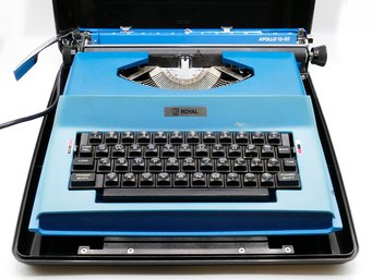 Vintage Royal Apollo 12-GT Portable Electric Typewriter