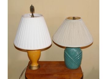 2 Vintage Lamps - Swan Vase