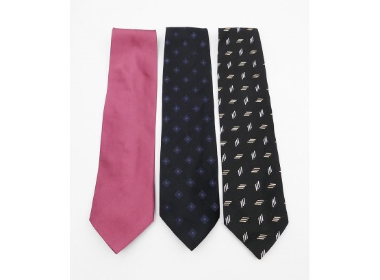 3 Giorgio Armani Silk/Silk Blend Men's Ties (Lot 1)