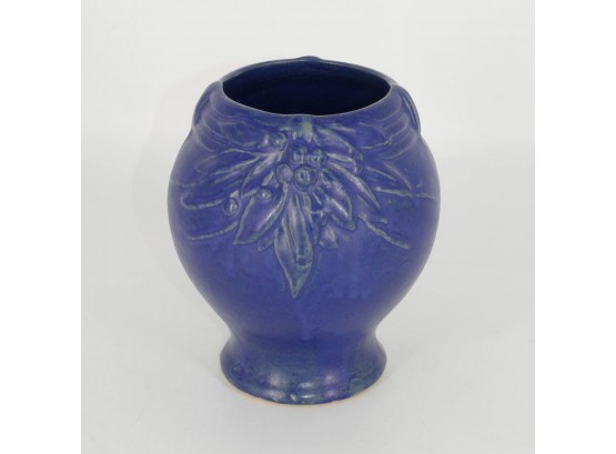1935 McCoy Pottery 'Holly' Pattern Vase - Onyx Glaze