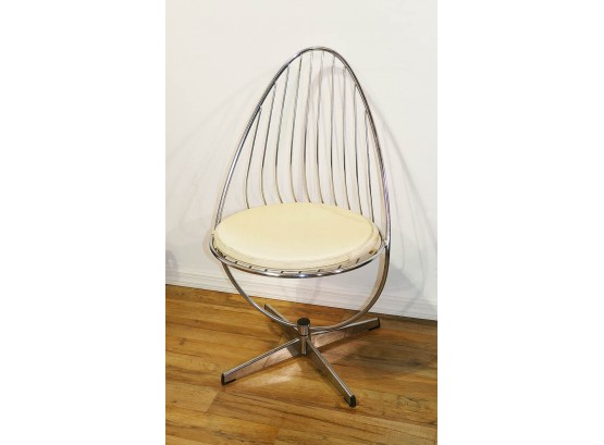Mid-Century Modern Dahlen Mobler (Sweden) Egg Shaped Wire Chair