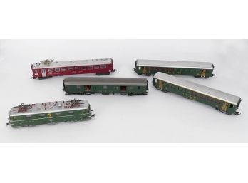 Marklin 11414 Locomotive And Matching Cars - HO Scale - Model Trains