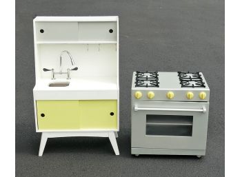 Crate & Barrel / Land Of Nod Children's Play Kitchen And Stove - Original Cost Over $400