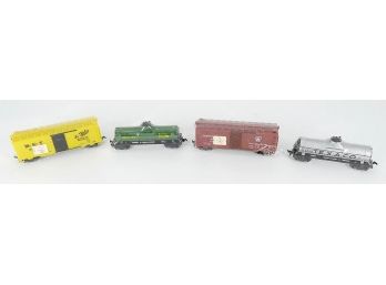 4 Factory Sealed HO-Scale Model Train Cars - Varney