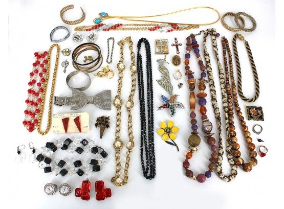 Lot Of 44 Pieces Of Vintage Jewelry - Necklaces, Pendants, Bracelets, Earrings & More!