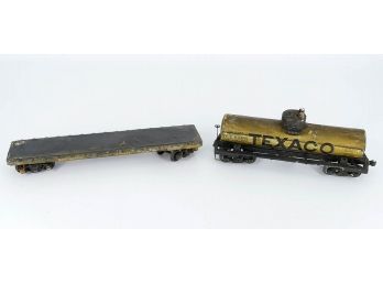 Prewar Scale-Craft Texaco Model Train Car And Unknown Flat Car