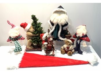 Great Santa Themed Holiday Dolls And Bears Collection