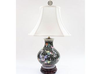 Handpainted Porcelain Chinese Vase Table Lamp