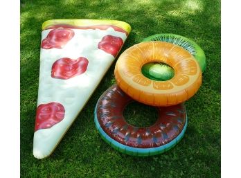 4 Different Pool Floats / Donuts - Pizza, Fruit Slices