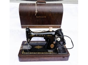 1923 Singer Sewing Machine With Case - Model 99K