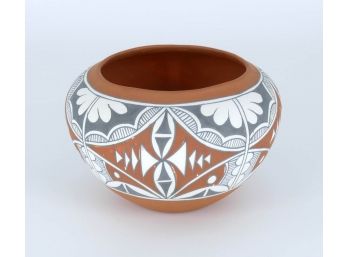 Mary Small Clay Pot - Jemez Pueblo Pottery - Southwestern