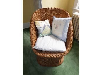Round Wicker Chair With Cushions